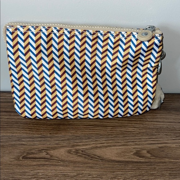 Chevron Patterned Pouch with Keychain - Picture 2 of 7
